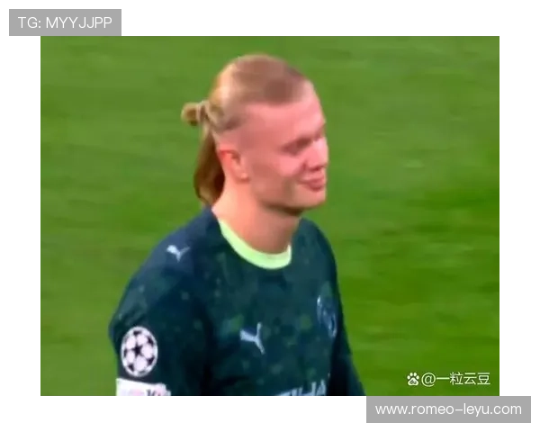 吕迪格对位哈兰德：强硬防守解析