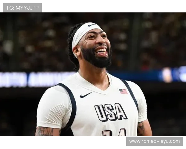 安东尼·戴维斯的冰箱里只有蛋白粉和冰块