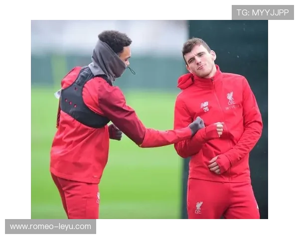 罗伯逊与阿诺德：边卫进攻角色分化，体系依赖下推进路径偏移