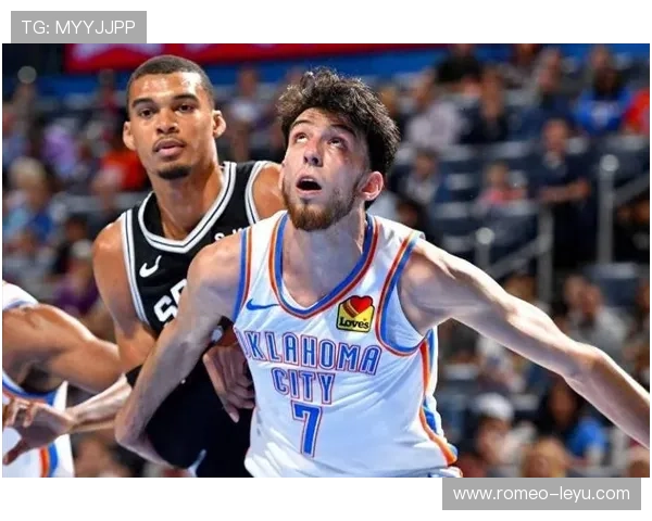 切特·霍姆格伦篮下高效终结对比新秀均值提升球队内线威慑力