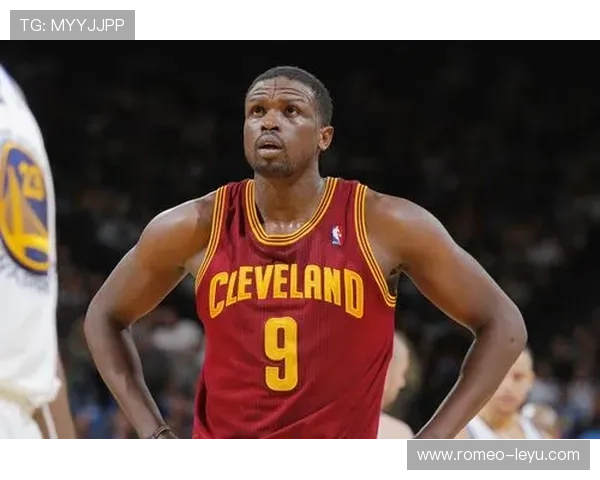 卢尔·邓无球跑动制造空位，3D属性改变球队防守布局