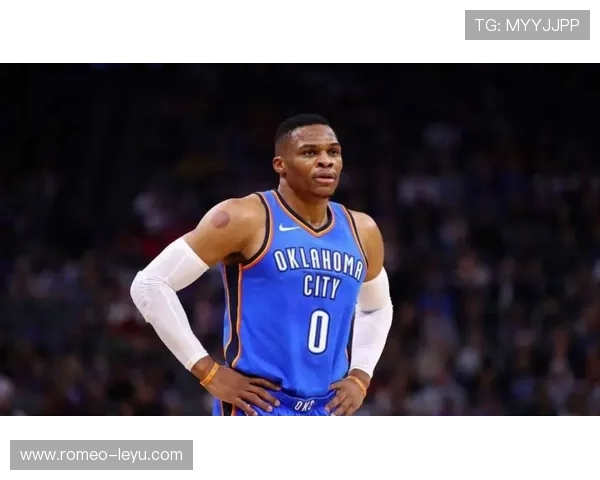 威斯布鲁克突破攻势提升球队关键时刻得分效率