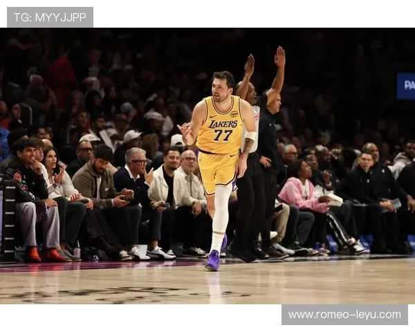 拉贾·朗多利用挡拆创造空间提升组织效率改变湖人进攻节奏