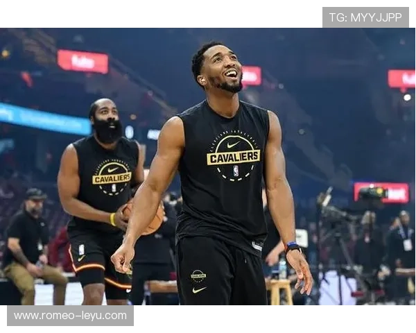 米切尔无球跑动占比提升，拉开骑士外线空间