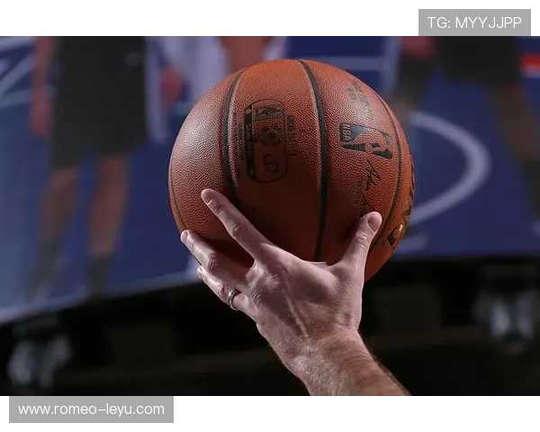 篮球比赛中NBA与FIBA回场规则的适用标准有何差异