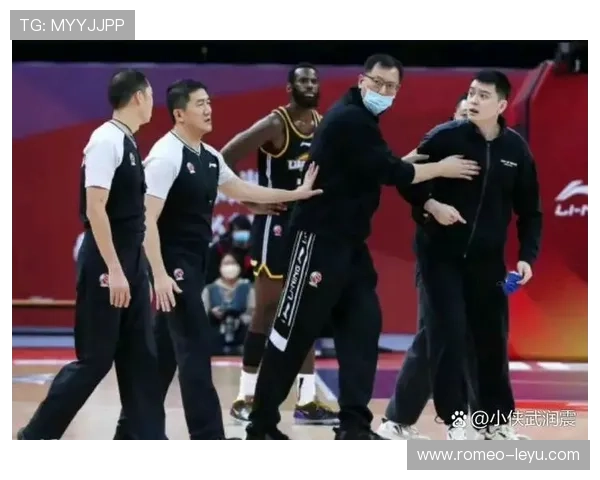 篮球比赛中如何判定空中对抗判罚,让你快速看懂裁判吹罚标准 篮球比赛中如何判定空中对抗判罚,让你快速看懂裁判吹罚标准